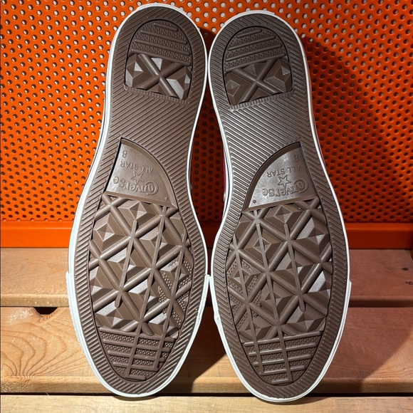 Converse Men's Chuck Taylor Maroon Low Top - Picture 6 of 11